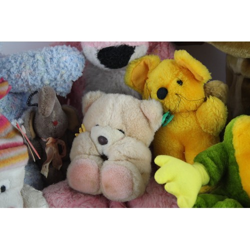 493 - Job Lot Assorted TEDDY BEARS/SOFT TOYS Inc Boxed, Tv/Film, Ty Etc