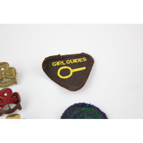 527 - 30 x Assorted GIRL GUIDES Badges & Patches Inc Vintage, Awards, Enamel Etc