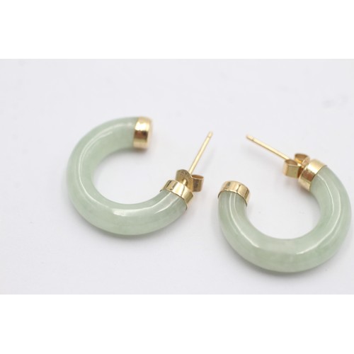 556 - 9ct gold jade hoop stud earrings (3.6g)