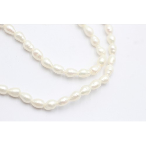 564 - 9ct gold clasp cultured pearl necklace (14.1g)