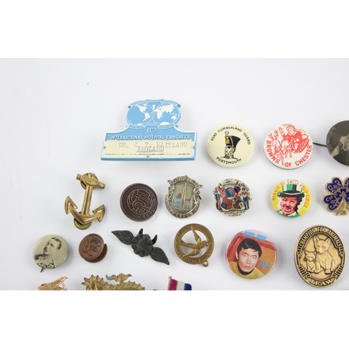 591 - 40 x BADGES Inc Enamel, Advertising, Awards, Clubs Etc