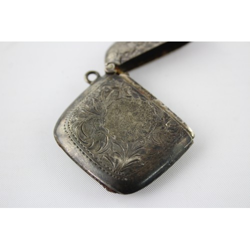 595 - Hallmarked 1913 Birmingham STERLING SILVER Vesta / Match Case (16g)