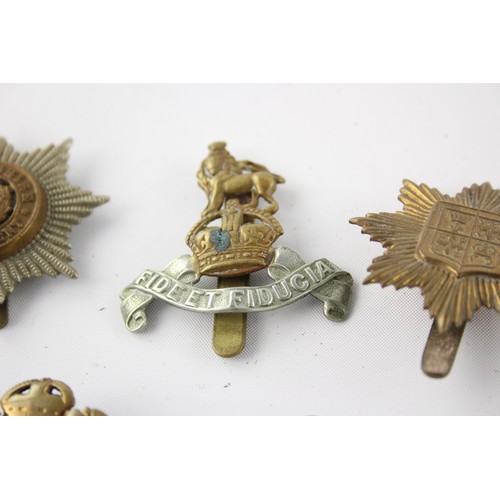 607 - 10 x Military Cap Badges Inc Royal Scots, Gloucestershire, RAF, Etc