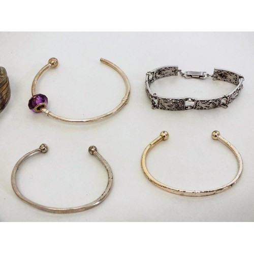 283 - 12x ASSORTED FASHION BRACELETS & BANGLES