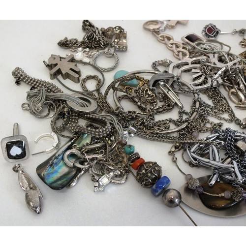 284 - JOBLOT OF MIXED JEWELLERY TO INCLUDE NECKLACES, BRACELETS, EARRINGS AND CUFFLINKS