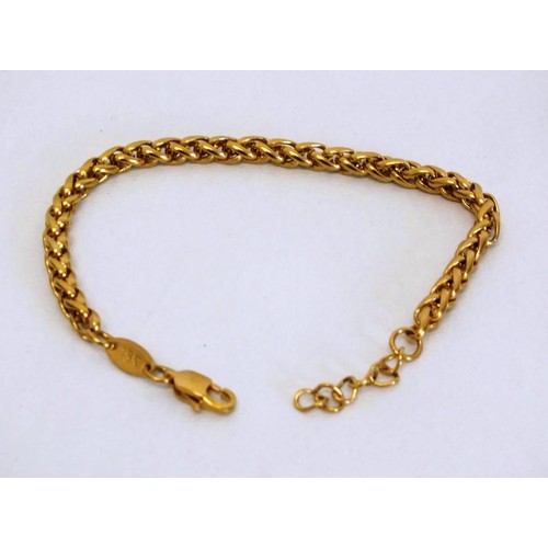 285 - 18K GOLD PLATED BRACELET FITS SIZE 7.5