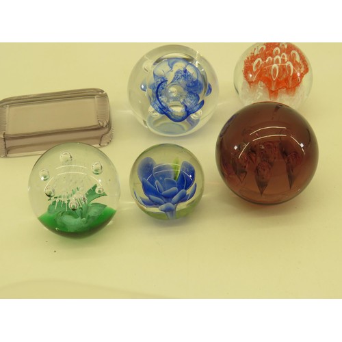 449 - 6 x Assorted Paperweights Inc Various Colours & Sizes Etc