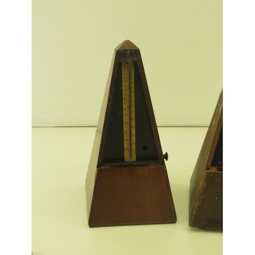 453 - 2x Metronomes