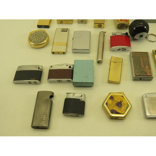 525 - 30x Assorted Cigarette Lighters