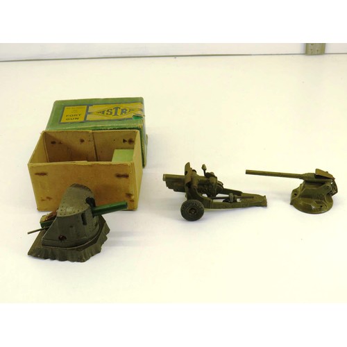 529 - 3x  Military Diecast Models Inc BRITAINS Artillery & Boxed ASTRA Fort Gun