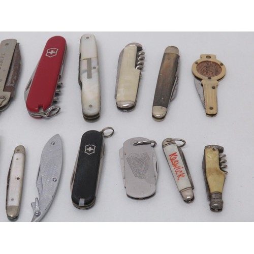 585 - 20 x Assorted Small Pocket KNIVES Inc Smokers Knives, Pen Knives Etc