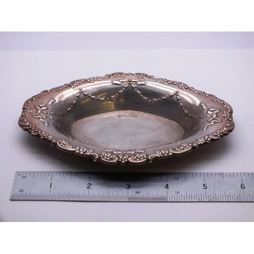 17 - STERLING SILVER OVAL PIN DISH SHEFFIELD 1996 R.CARR Ltd 50g, 15.5 x 9.5 x 1.5cm and SILVER MUSTARD P... 