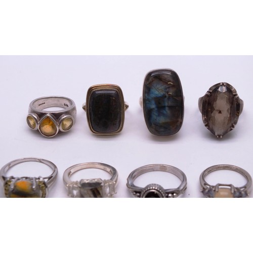18 - 8 ASSORTED SILVER & GEMSTONE RINGS INCLUDES SMOKY QUARTZ, LABRADORITE &  OPAL- TOTAL WEIGHT 56g