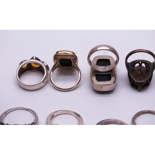 18 - 8 ASSORTED SILVER & GEMSTONE RINGS INCLUDES SMOKY QUARTZ, LABRADORITE &  OPAL- TOTAL WEIGHT 56g