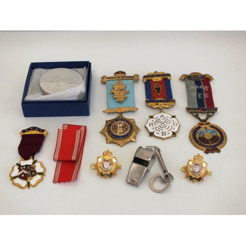 45 - COLLECTABLES TO INCLUDE SIX MASONIC MEDALS & BADGES, WHISTLE & PEWTER TRANSPORT HISTORY TRINKET BOX
