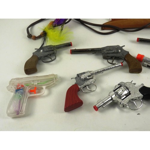 17 - 11 x TOY GUNS AND PLASTIC DAGGER IN SHEATH