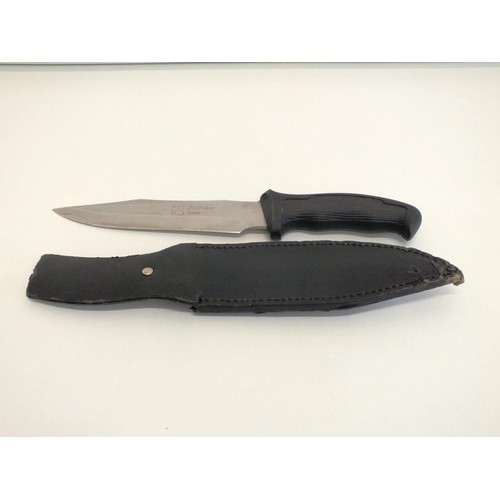 127 - SURVIVAL BOWIE IN SCABBARD BLACK HILT AND SCABBARD