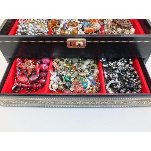 132 - LARGE MELE JEWELLERY BOX OF COSTUME JEWELLERY INCLUDING EARRINGS, BRACELETS, RINGS ETC