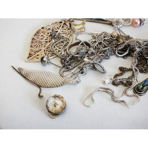 135 - JOBLOT OF SILVER JEWELLERY INCLUDING NECKLACES EARRINGS ETC, APPROXIMATE WEIGHT 120G