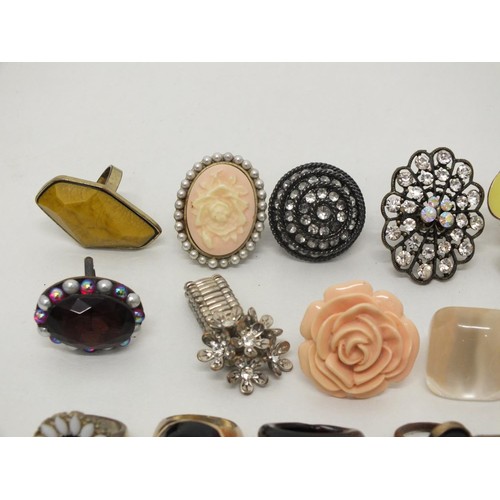 50 - 33 X FASHION RINGS INCLUDES RHINESTONE, HAND CARVED, ENAMEL ETC