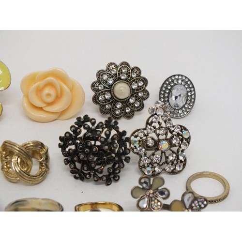 50 - 33 X FASHION RINGS INCLUDES RHINESTONE, HAND CARVED, ENAMEL ETC