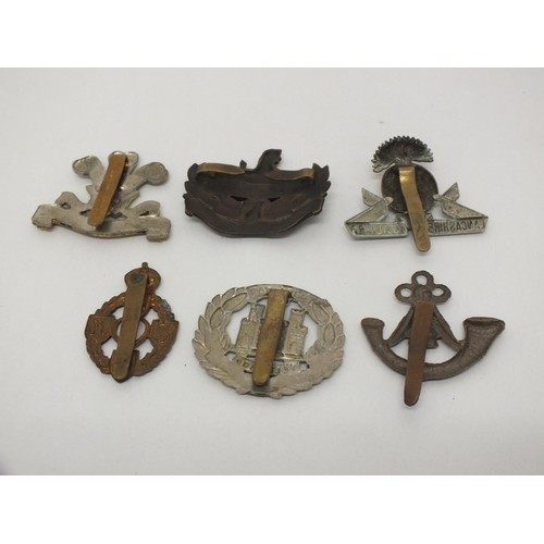 78 - 5 x CAP BADGES