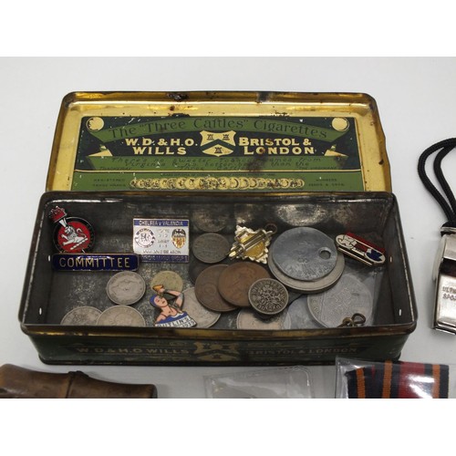 85 - OLD TIN OF MISCELLANEOUS ITEMS 1799 HALFPENNY, BUNCH OF OLD KEYS ETC