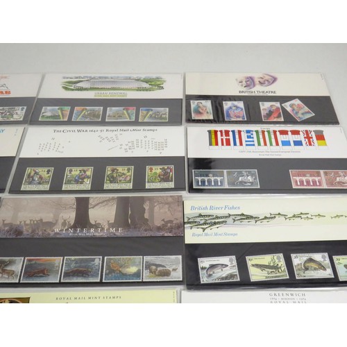 119 - MINT STAMPS IN PRESENTATION PACKS