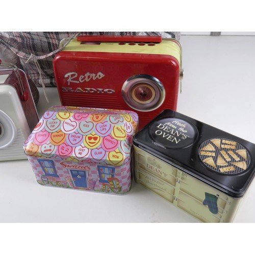 157 - 30 x ASSORTED RETRO TINS