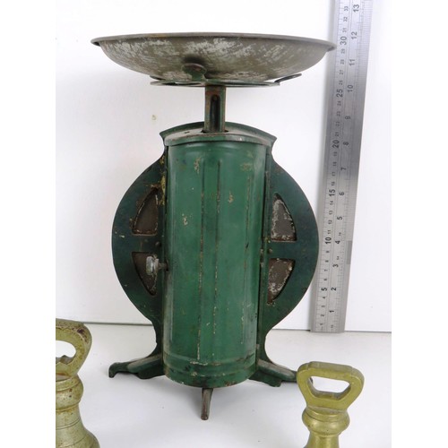 59 - SET OF SIX BRASS BELL WEIGHTS AND DARK GREEN CAST IRON No 50 SALTER SCALES