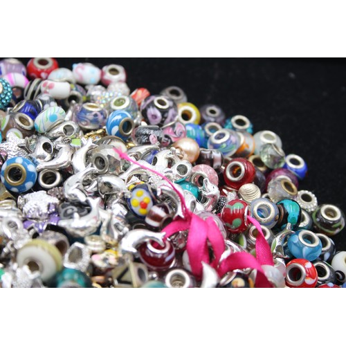 410 - 1.5kg Assorted Fashion Charms