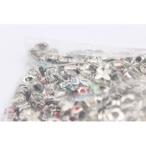 418 - 1.5kg Assorted Fashion Charms