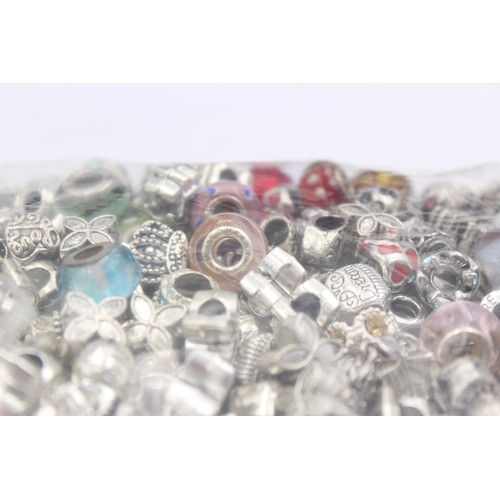 418 - 1.5kg Assorted Fashion Charms