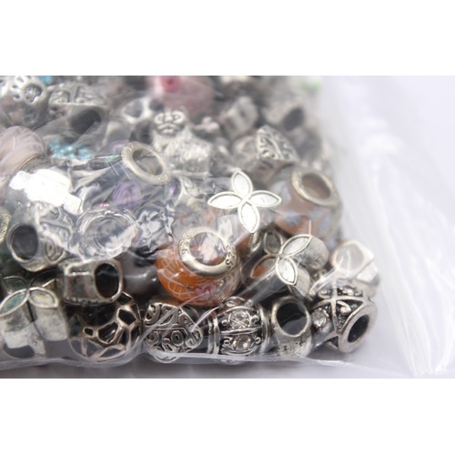 418 - 1.5kg Assorted Fashion Charms