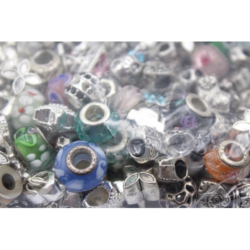 418 - 1.5kg Assorted Fashion Charms