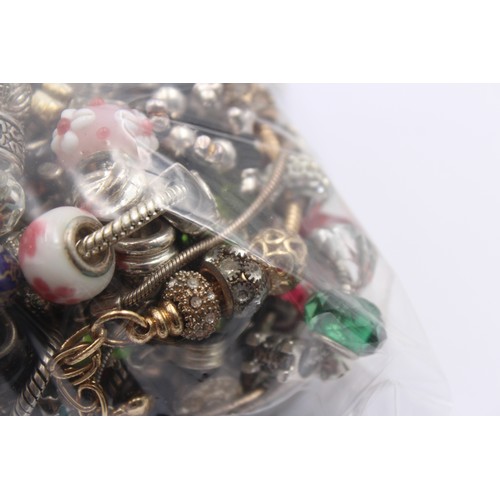 462 - 1.5kg Fashion Charm Bracelets And Assorted Charms