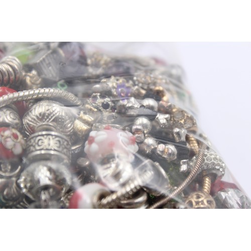 462 - 1.5kg Fashion Charm Bracelets And Assorted Charms