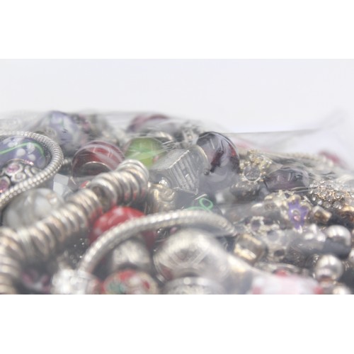 462 - 1.5kg Fashion Charm Bracelets And Assorted Charms