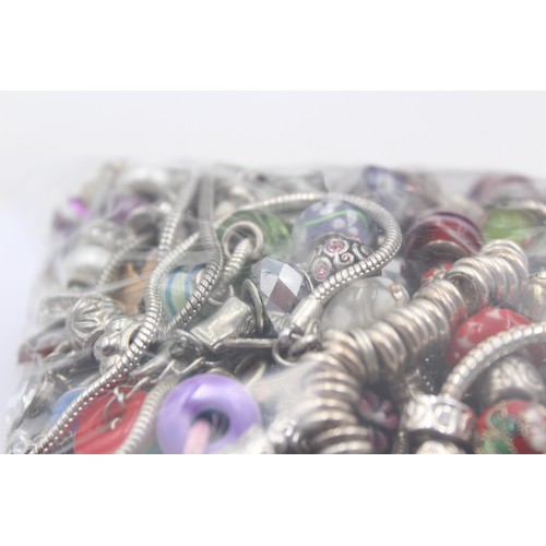 462 - 1.5kg Fashion Charm Bracelets And Assorted Charms