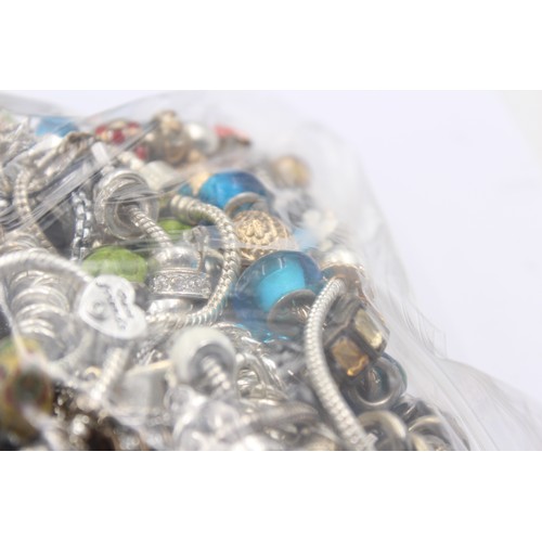 466 - 1.5kg Fashion Charm Bracelets And Assorted Charms