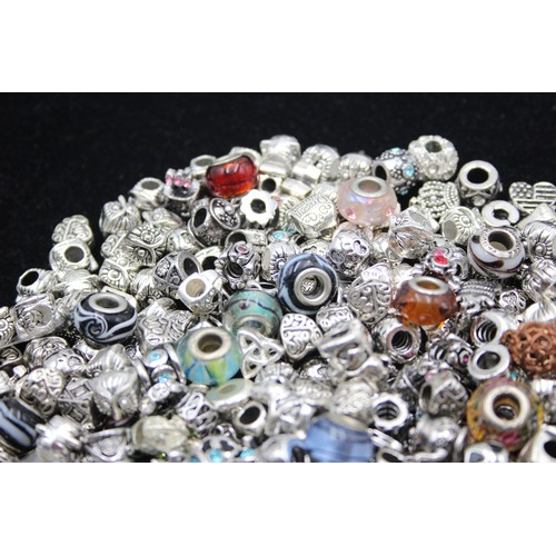 482 - 1.5kg Assorted Fashion Charms