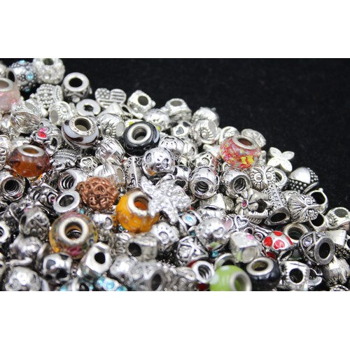 482 - 1.5kg Assorted Fashion Charms