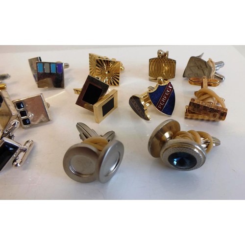 245 - 17 PAIRS OF ASSORTED CUFFLINKS INCLUDES VINTAGE, ENAMEL, GOLDTONE & SILVERTONE