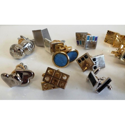 245 - 17 PAIRS OF ASSORTED CUFFLINKS INCLUDES VINTAGE, ENAMEL, GOLDTONE & SILVERTONE