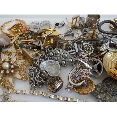 249 - BOX OF ASSORTED JEWELLERY, COINS, TRINKETS INCLUDES CUFFLINKS, EARRINGS, BRACELETS ETC