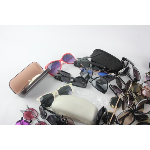 516 - 50 x Assorted SUNGLASSES Inc Liz Claibourne, Michael Kors, Diesel, Guess etc