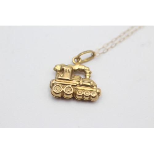 541 - 9ct Gold Train Pendant On Chain (1.4g)