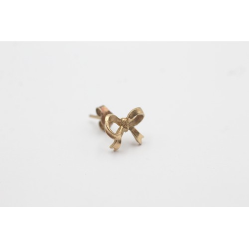 577 - 9ct Gold Fine Bow Stud Earrings (0.9g)