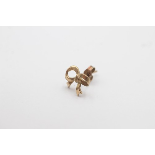 577 - 9ct Gold Fine Bow Stud Earrings (0.9g)