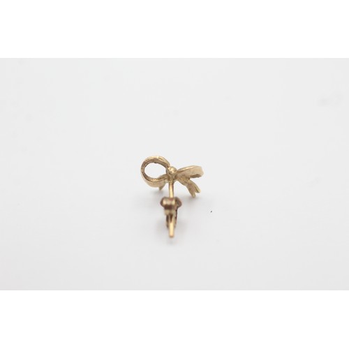 577 - 9ct Gold Fine Bow Stud Earrings (0.9g)